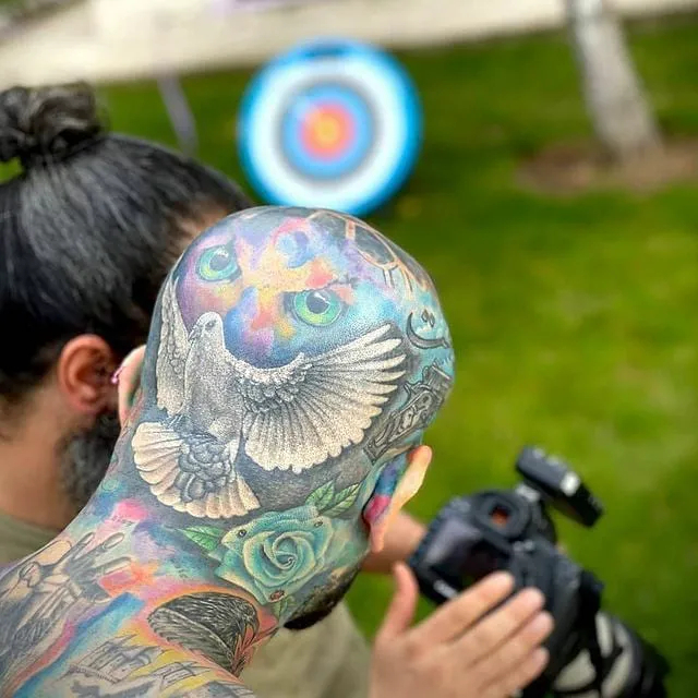 عکس پشت سر امیر تتلو