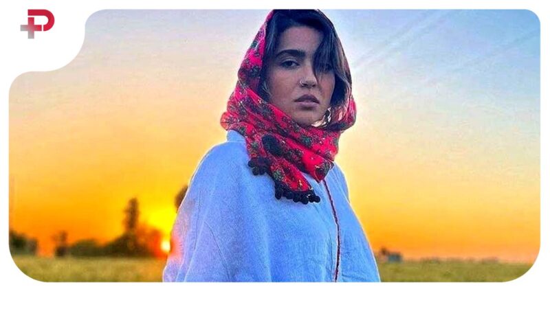 عکس | قابی زیبا از مونا کرمی کنار مادرش؛ این همه شباهت مگه داریم؟