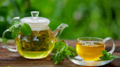 نوشیدن چای سبز در عصر، خواب را مختل میکند؟