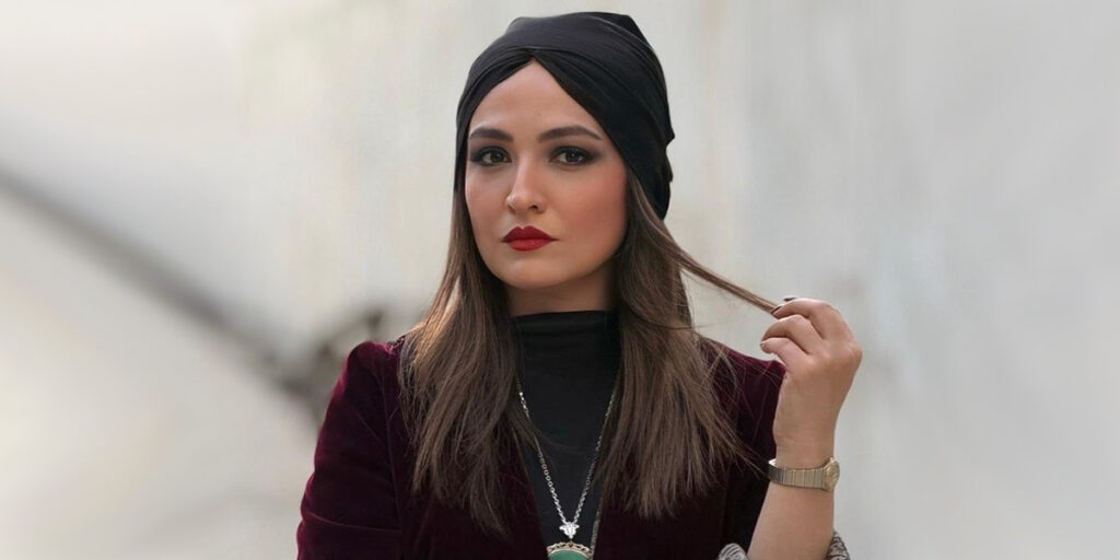 کفش نامتناسب گلاره عباسی