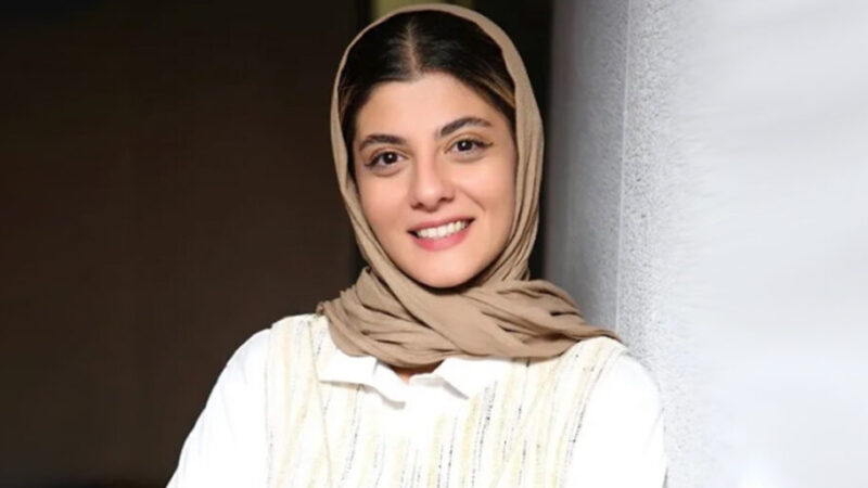 عکس| درخشش مهسا طهماسبی با کت‌وشلوار مشکی و اکسسوری‌های فانتزی ؛ خانم بازیگر واقعا با کلاس است