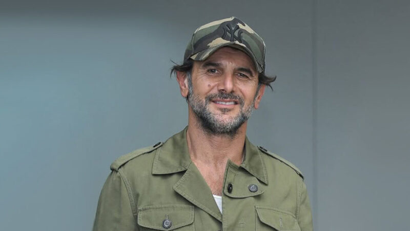 عکس| شیک پوشی امین حیایی با استایل مشکی و ساعت میلیاردی‌اش ؛ آقای بازیگر همچنان روی بورس است