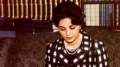 سفر در زمان| سگی در آغوش فرح دیبا