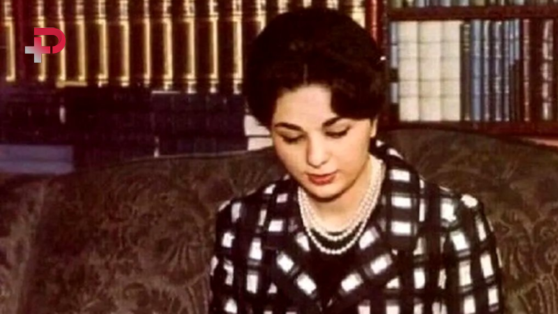 سفر در زمان| سگی در آغوش فرح دیبا