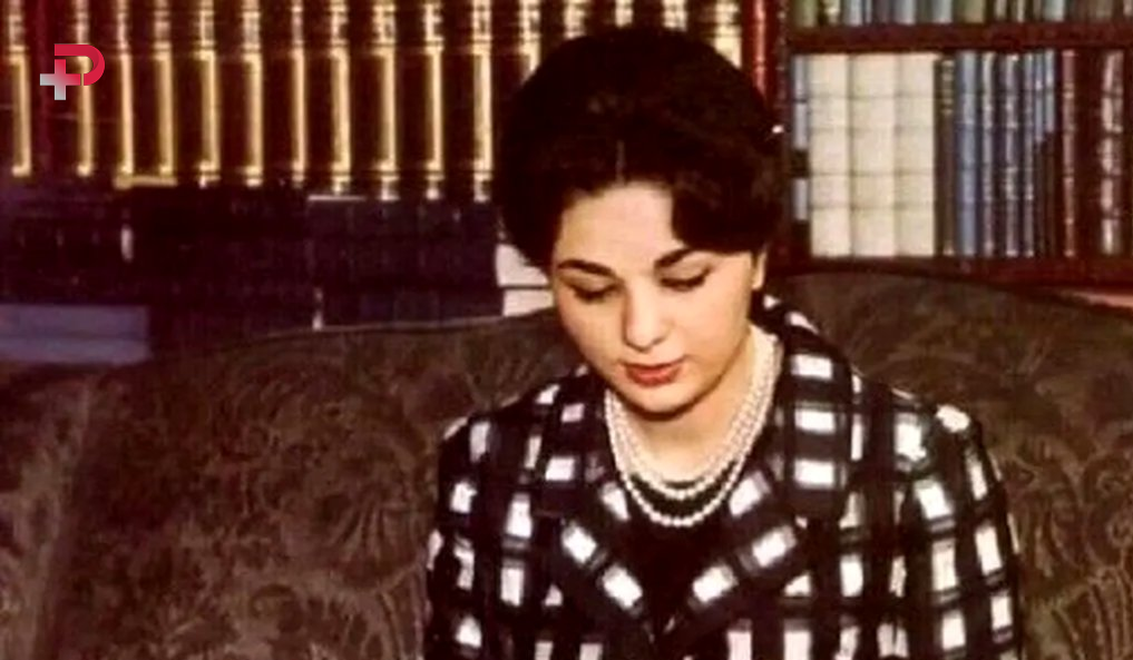 سفر در زمان| سگی در آغوش فرح دیبا
