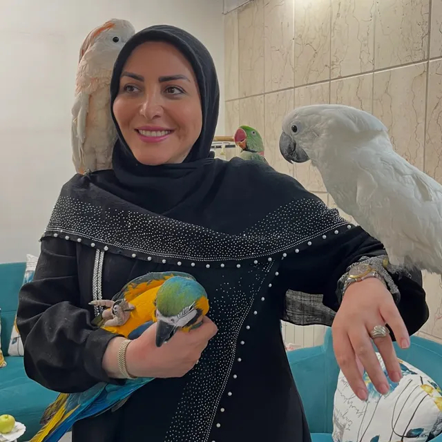 عکس المیرا شریفی مقدم با حیوانات