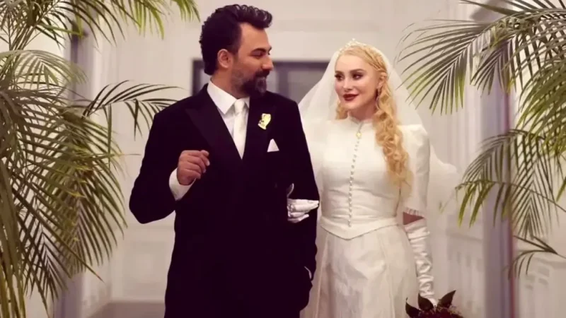 عکس| تصویری از حضور علی دایی و همسرش در مراسم عروسی آرام جعفری و بابک انصاری/ صمیمیت همسر علی دایی با ارام جعفری سوژه شد