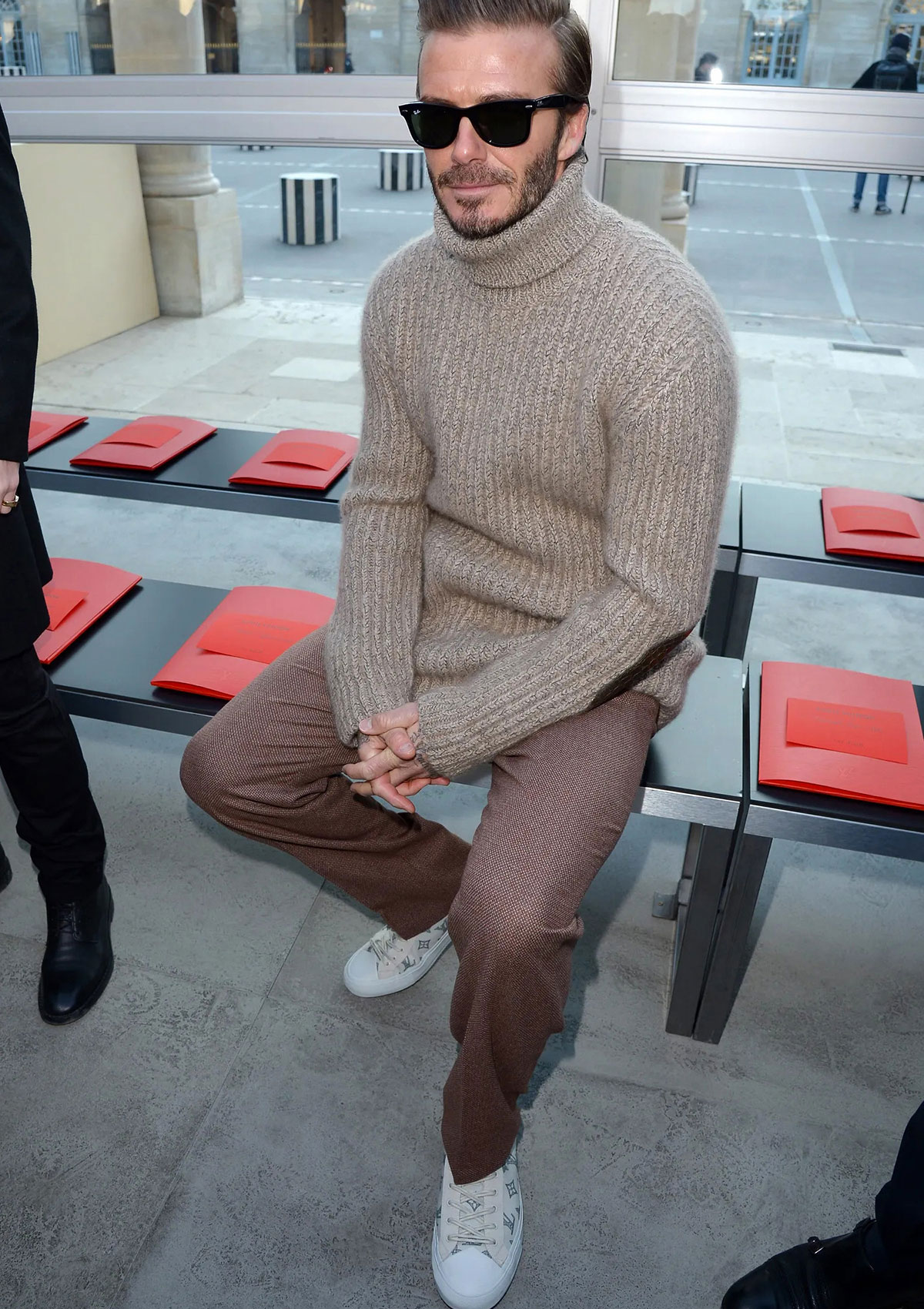 تصاویر|دیوید بکهام باز هم با استایل های پاییزی و گرمش همه را حیرتزده کرد/ گونی هم بپوشه بهش میاد به روایت تصویر1