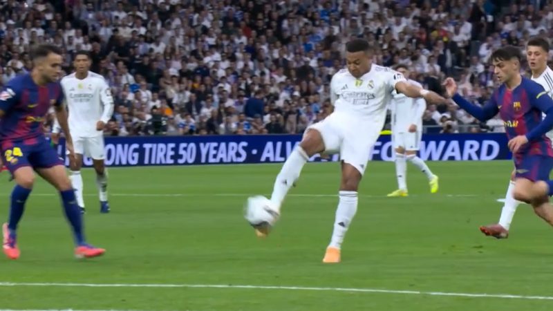 گل دیدنی کیلیان امباپه در نیمه اول که توسط داور مردود شد