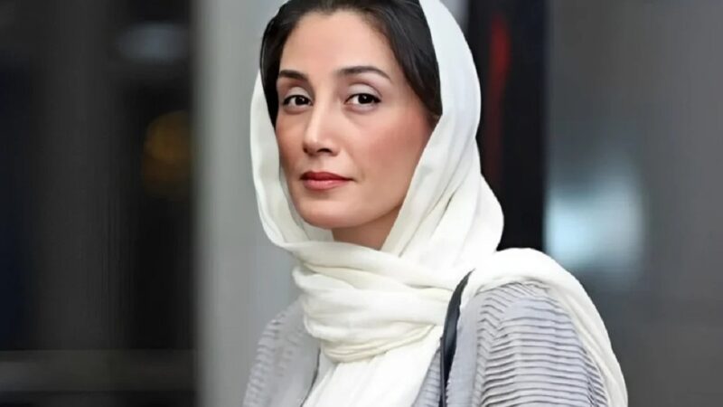 عکس| تصویری عجیب از هدیه تهرانی در حال ورزش رزمی در خانه؛ خانم بازیگر واقعا ورزشکار است