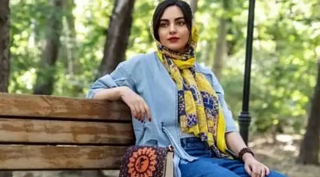 عکس | سفر در زمان ؛ «مهشید جوادی» و عوامل پشت‌صحنه سریال «آنام» در دشت شقایق