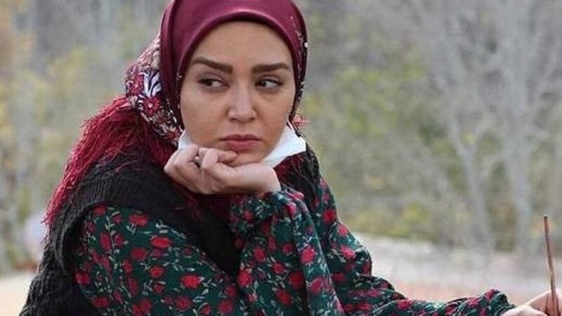 عکس| استایل عجیب بازیگر زن سریال نون خ ؛ ندا قاسمی با شلوار راه راه سوژه شد!