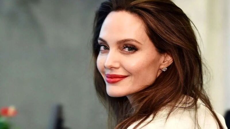 تصاویر غیرمنتظره از آنجلینا جولی ؛ خانم بازیگر در خط مقدم جنگ اوکراین و روسی