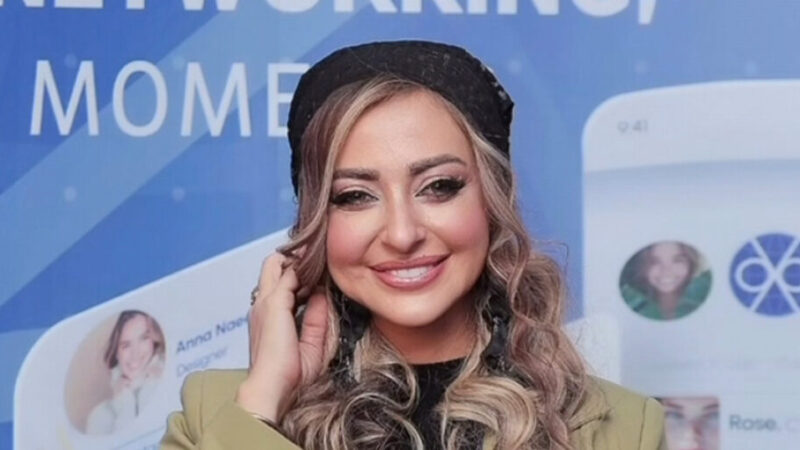 عکس | استایل عجیب نفیسه روشن با بوت بلند و کت خرسی