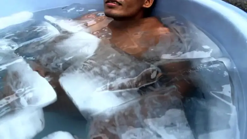 آیا واقعاً حمام آب یخ مفید است؟