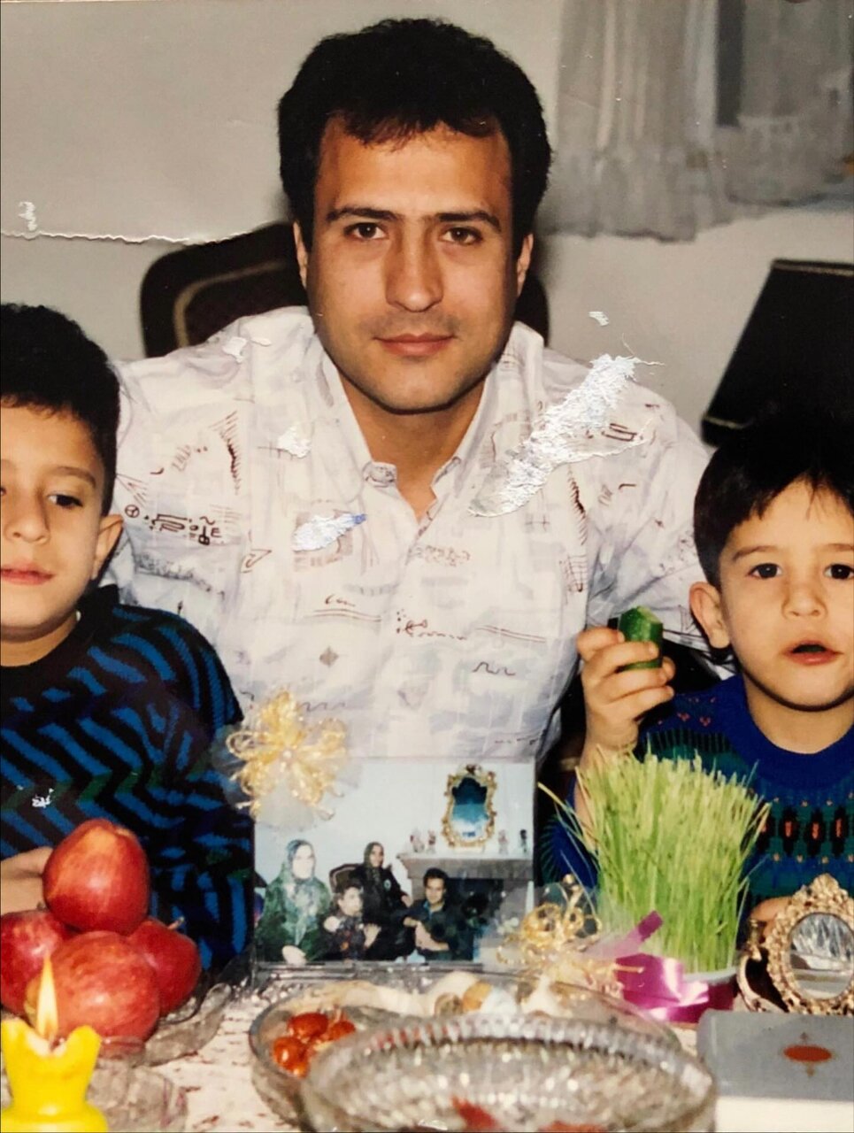 شباهت عجیب آقای بازیگر به پدر تازه درگذشته‌ اش! | ببینید