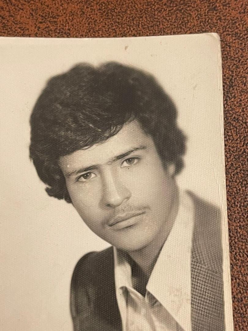 شباهت عجیب آقای بازیگر به پدر تازه درگذشته‌ اش! | ببینید