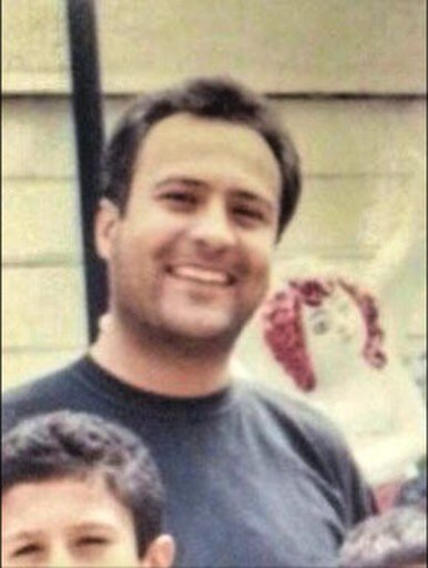 شباهت عجیب آقای بازیگر به پدر تازه درگذشته‌ اش! | ببینید