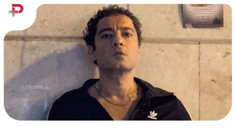 نوید محمدزاده با استایل و ژست‌های عجیبش جلب توجه کرد