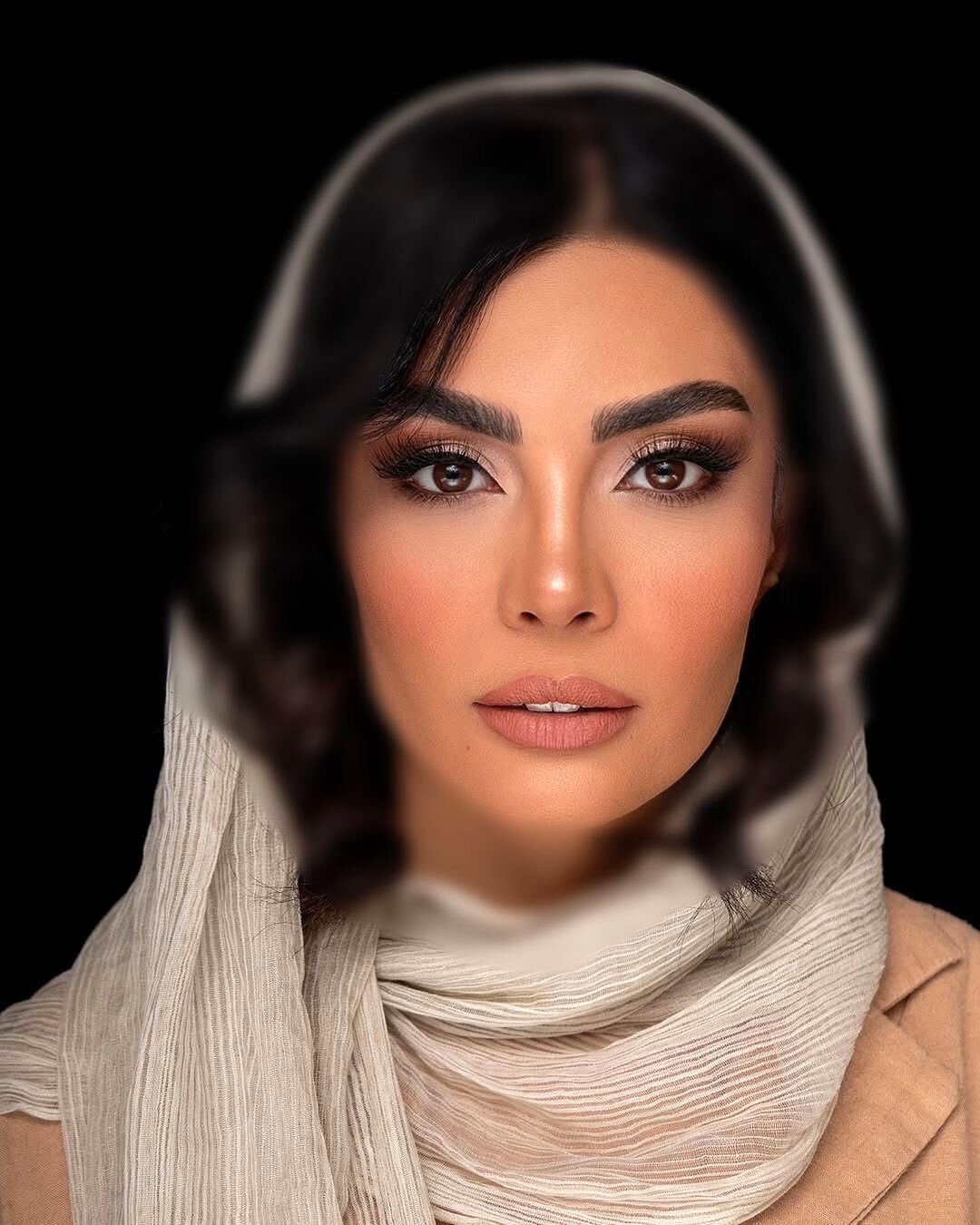 صحرا اسدالهی از ظاهر جدیدش رونمایی کرد؛ بازیگر زن در یک سالن زیبایی (عکس)