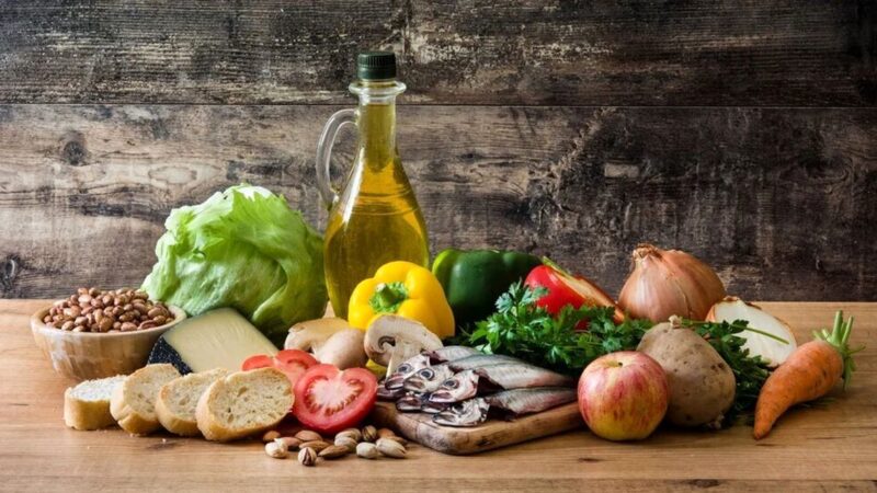 چرا تغذیه در فصل سرد اهمیت بیشتری دارد/ چه بخوریم که ذهن مان فعال بماند؟