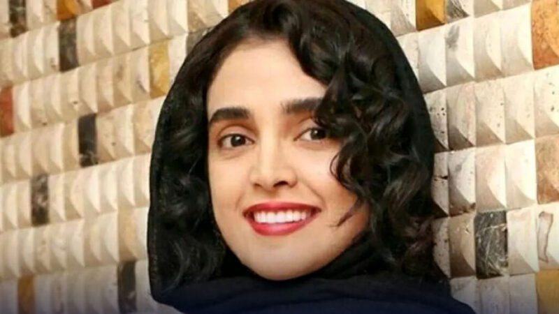 عکس| مادر زیبا و جوان الهه حصاری را دیده اید؟ / تو خوشگلی رو دست دخترش زده