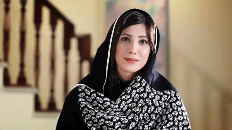 تصاویر| بیوگرافی و حواشی زندگی باران نیکراه گوینده خوش صدا ایرانی + تصویر پدر و مادرش