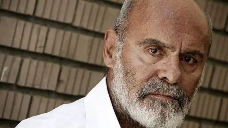 عکس| سفر زمان ؛ چهره «جمشید هاشم پور» در اولین فیلمش دهه ۴۰ در ۲۴ سالگی