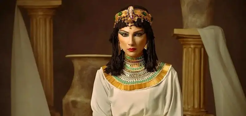 محیا دهقانی