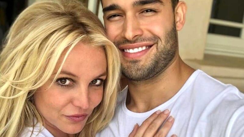 تصاویر| سام اصغری بعد از طلاق از بریتنی اسپیرز با چه کسی نامزد شد؟ / عکس های دو نفره سام اصغری و دختر چشم رنگی خارجی