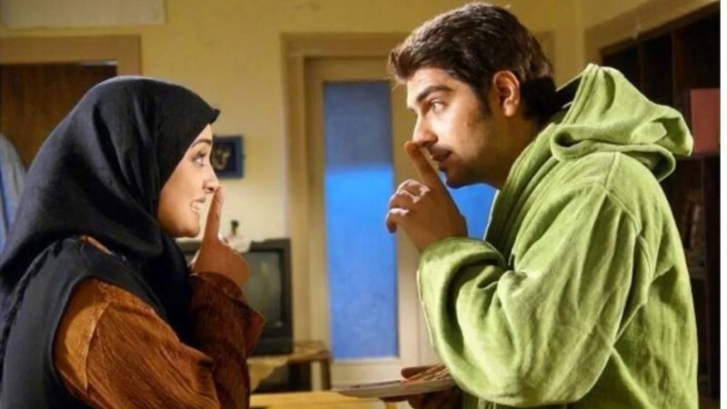 فیلم| نماز خواندن بازیگر سریال ستایش روی دیوار چین سوژه شد 