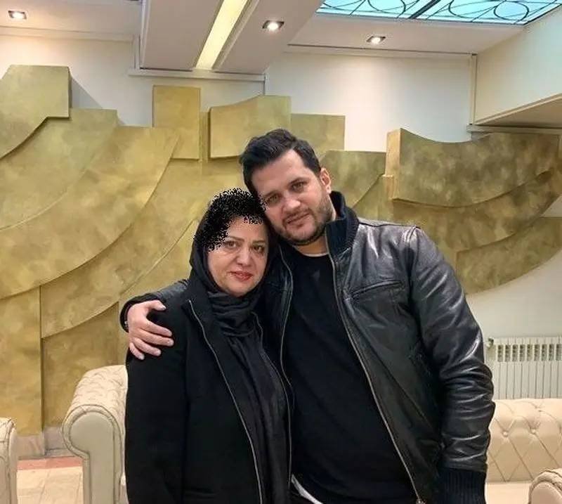 سیاوش خیرابی و مادرش