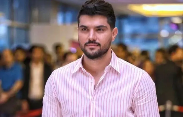 عکس| استایل خفن سینا مهراد در کنار سگ ترسناکش