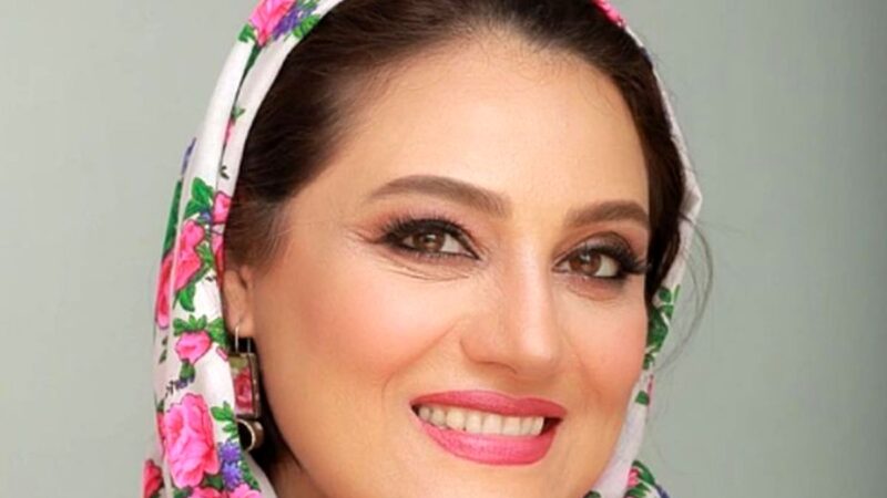 مادر شوهر جذاب شبنم مقدمی را دیده اید؟/ خانم جذاب با موهای پسرانه و پرکلاغی