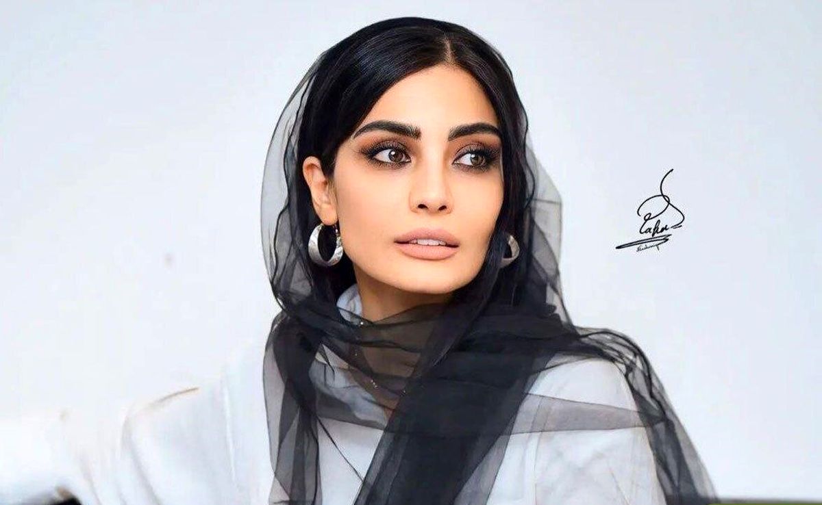 عکس | استایل شیک صحرا اسداللهی با کت ترند امسال