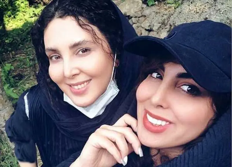 نوشا خواهر لیلا بلوکات