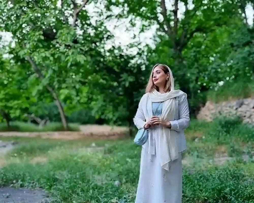 ناهید محمودی در دل طبیعت 1