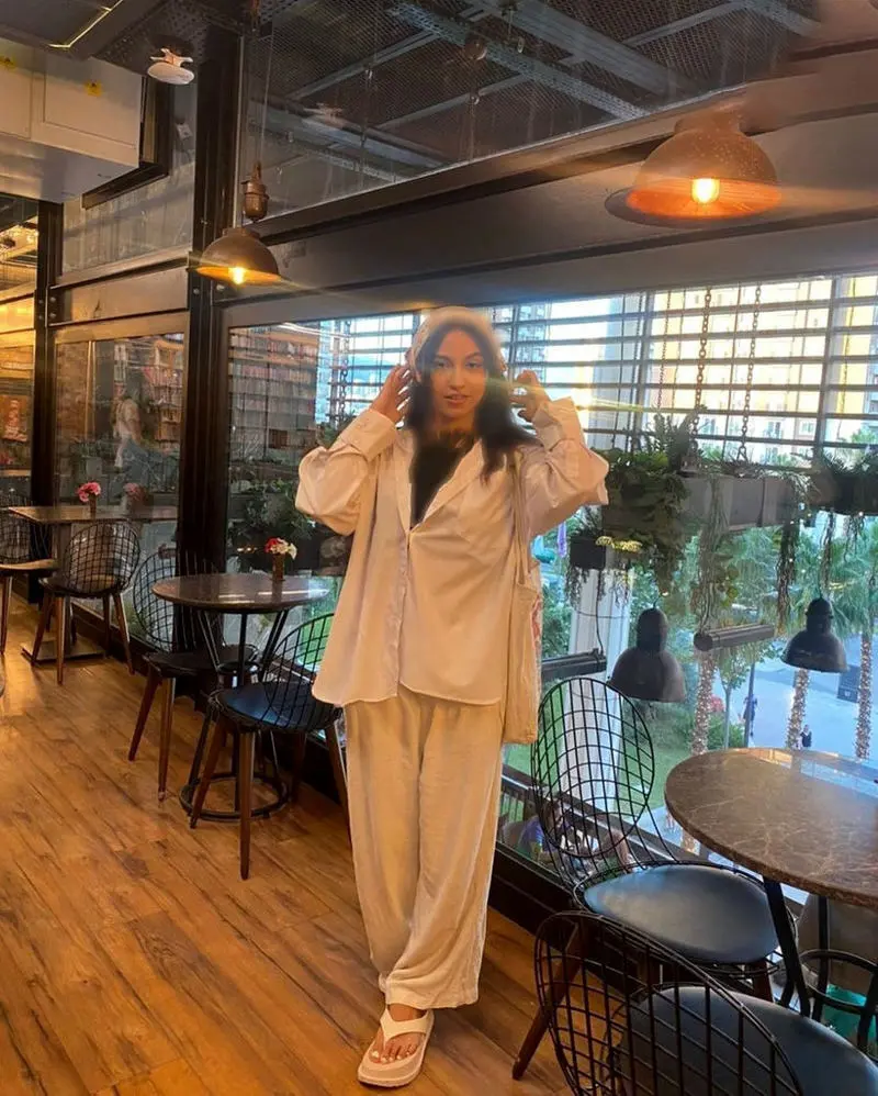 تاریخ وبگردی | تغییر چهره جذاب «درسا کوچولو» سریال بزنگاه در سن 21 سالگی