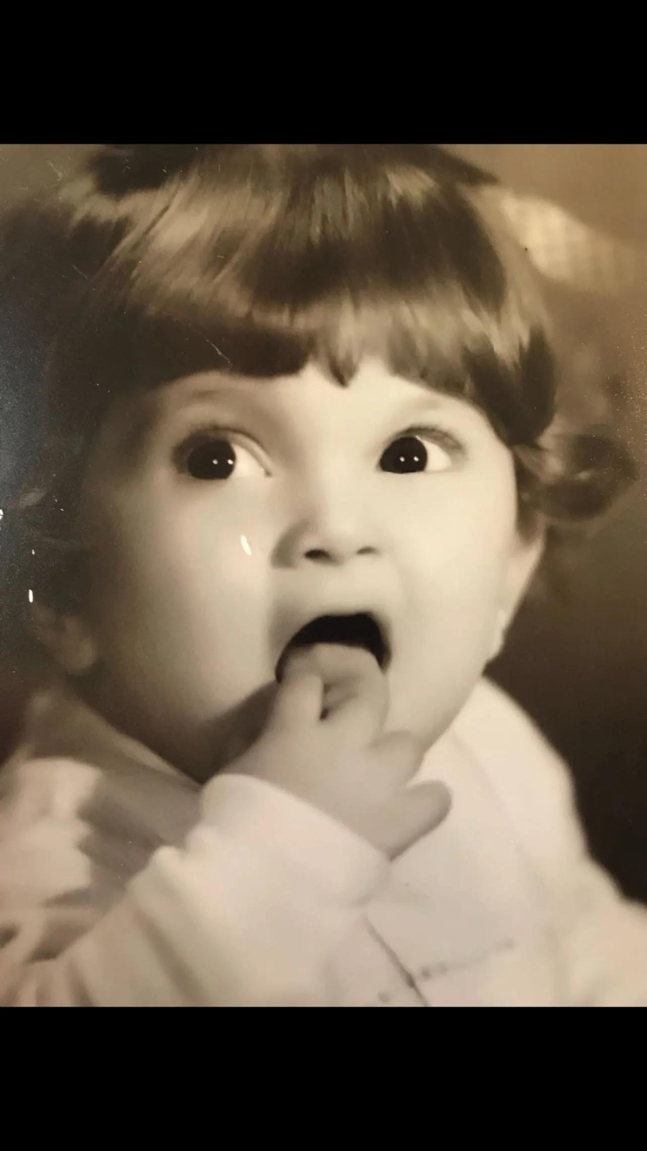 تصویر کودکی ژیلا صادقی