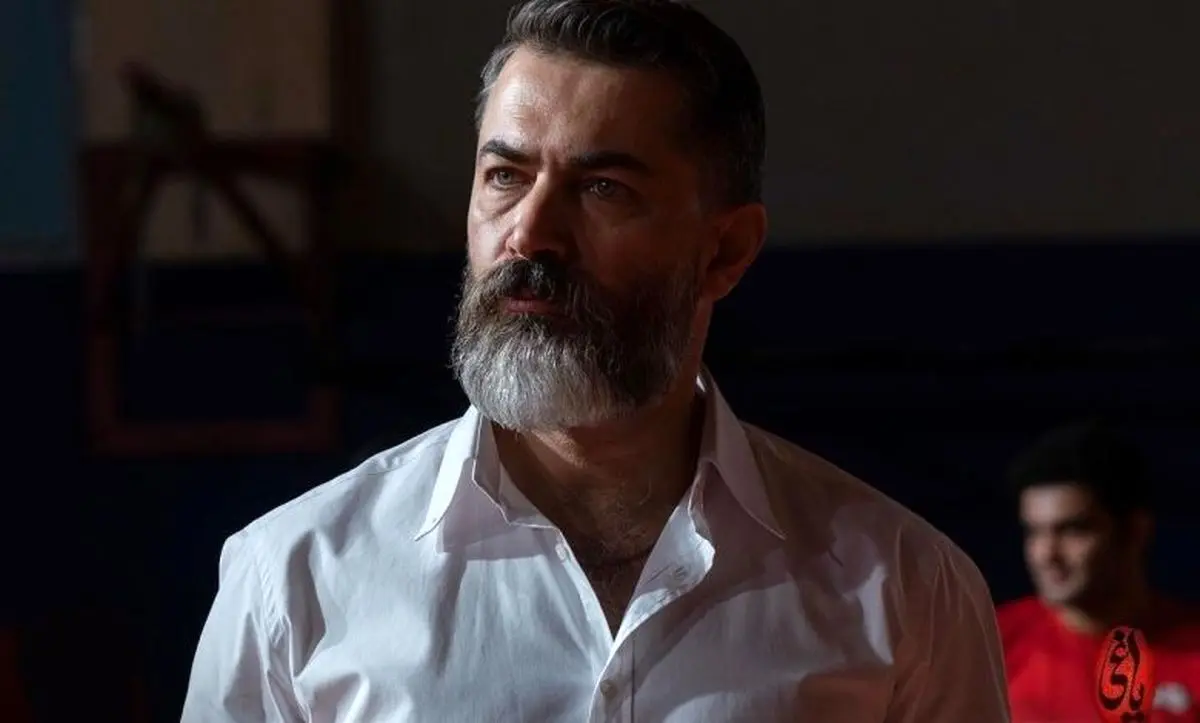 پارسا پیروزفر کارگردان شد