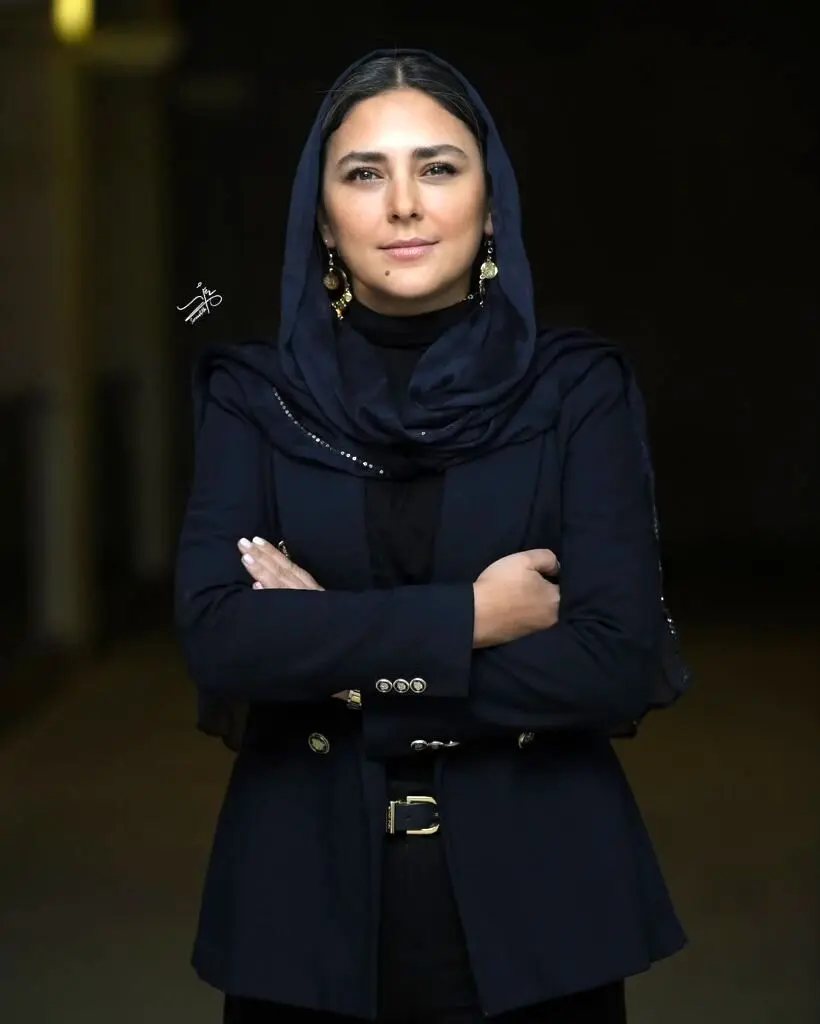 کت سرمهای هدی زینالعابدین