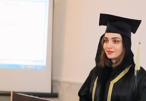 استایل فارغالتحصیلی بهنوش طباطبایی