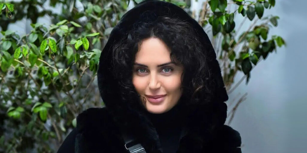 آرایش رنگی الناز شاکردوست