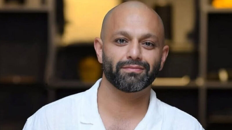 عکس| استایل جدید صابر ابر ؛ اقای بازیگر با لباس گل‌گلی و جسورانه‌اش توجه‌ها را ربود