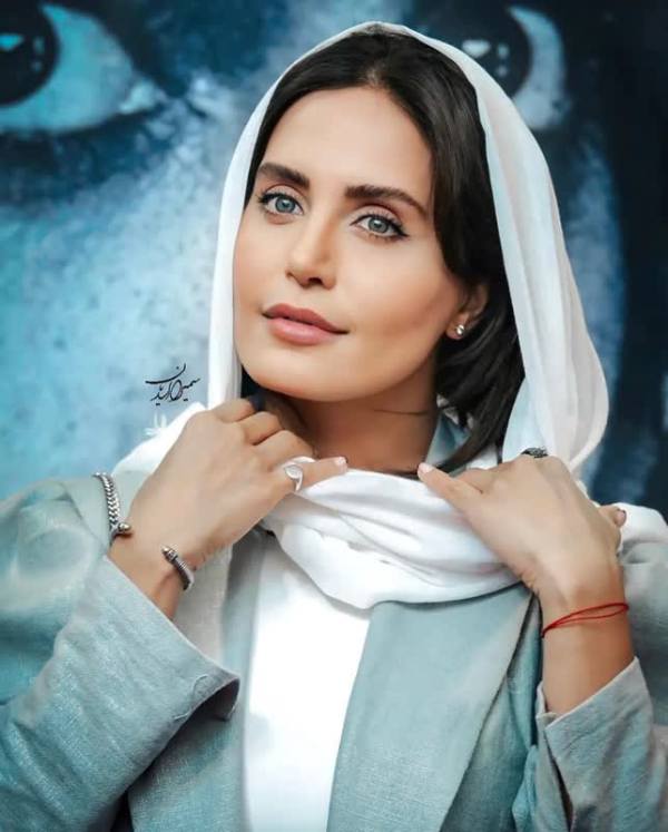 ایوان خانه الناز شاکردوست