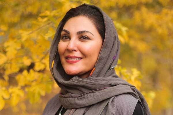 لاله اسکندری، با پیراهن ترند هنری جدید جلب توجه کرد!