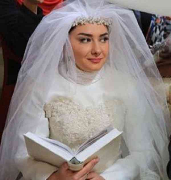 lebase-arose-hanieh-tavassoli