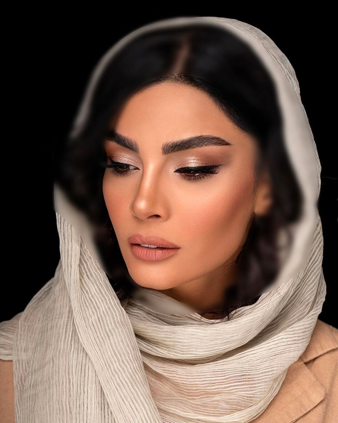 صحرا اسدالهی از ظاهر جدیدش رونمایی کرد؛ بازیگر زن در یک سالن زیبایی (عکس)