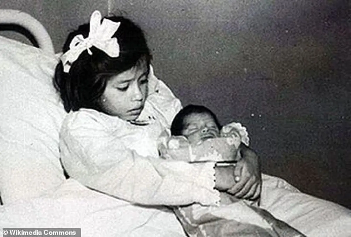 جوان‌ترین مادر تاریخ با فقط ۵ سال سن/ ماجرای زایمان لینا چه بود؟