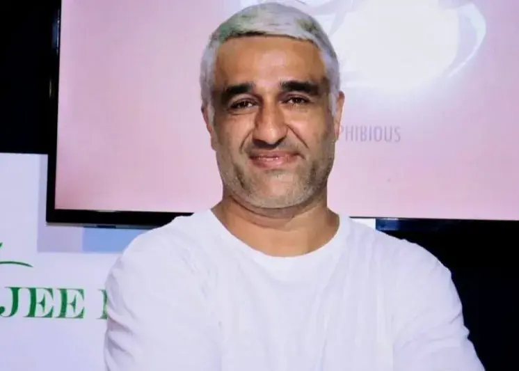 پژمان جمشیدی به ایران بازگشت/ منتظر دفاع جانانه آقای بازیگر باشید